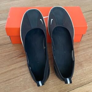 Nike wmns capri ballerina shoes-Size 9